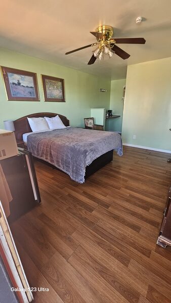 Queen Single Nonsmoking